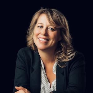 Kristin Delwo headshot